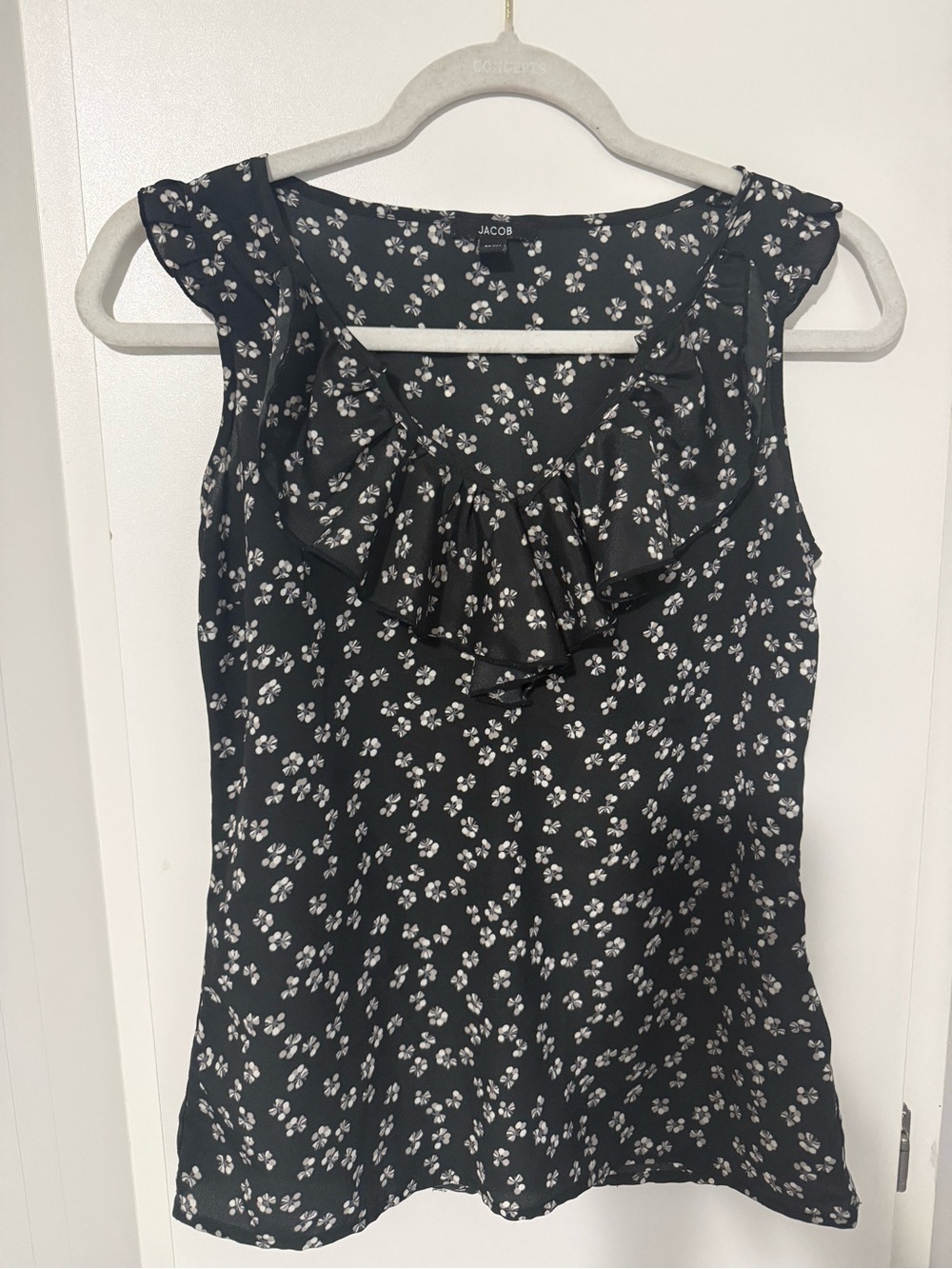 178. Jacob Black Floral Ruffle Sleeveless Top XS Cottagecore Dark Romantic